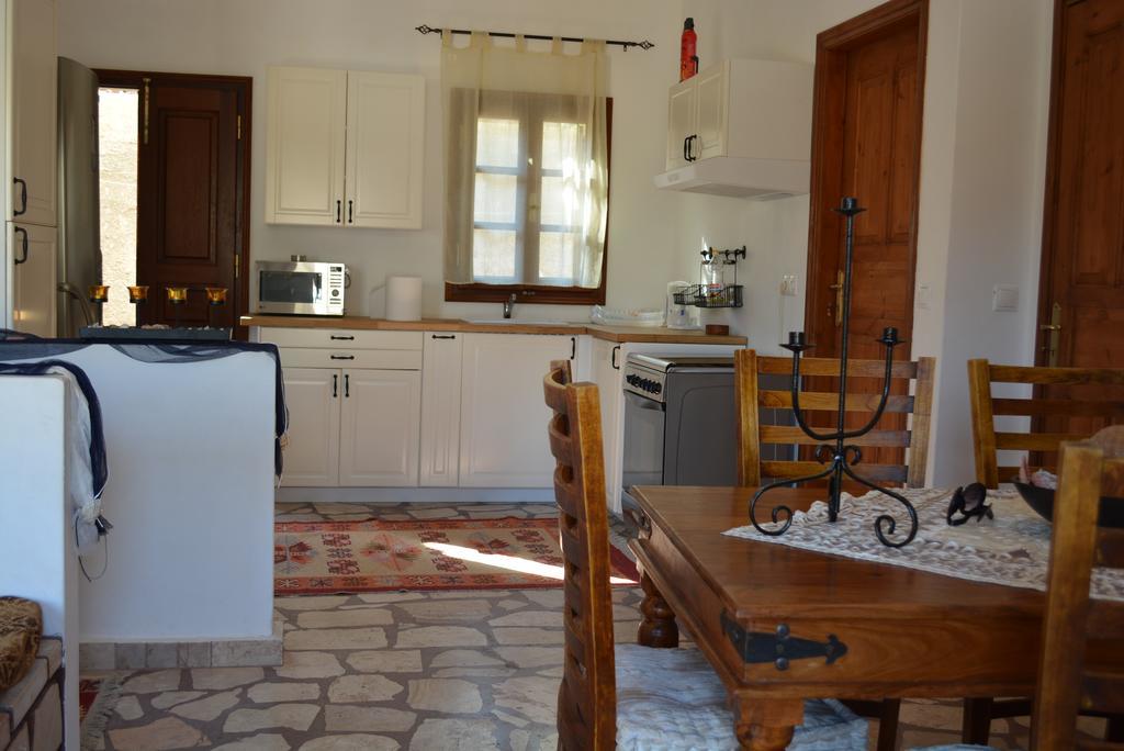 P&M House Villa Meyísti Eksteriør bilde
